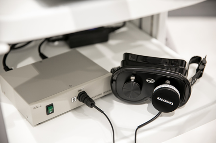 赤外線眼振検査装置