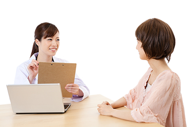 女性ドクターも診療を行っています。